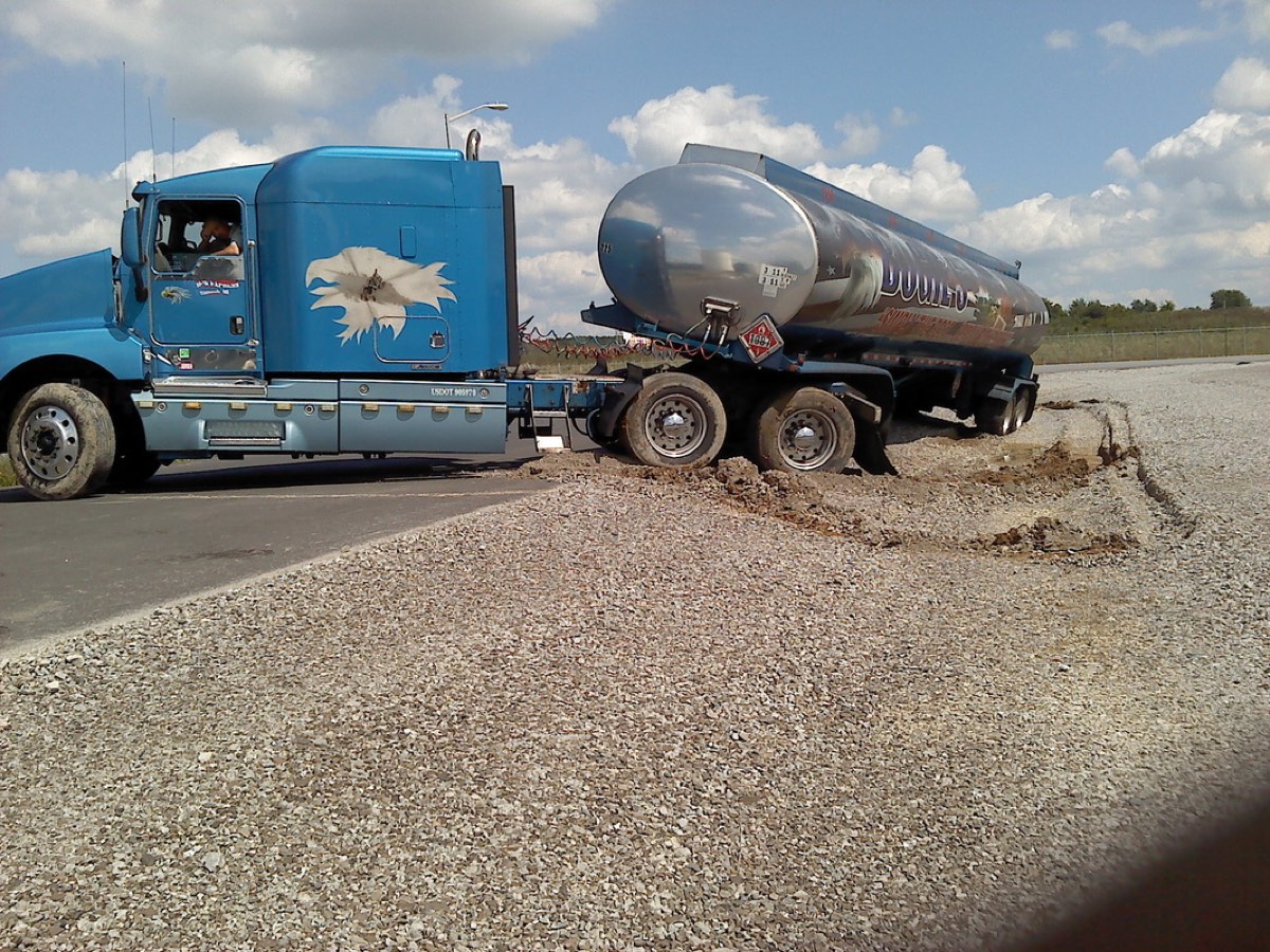 Tanker recovery on gravel